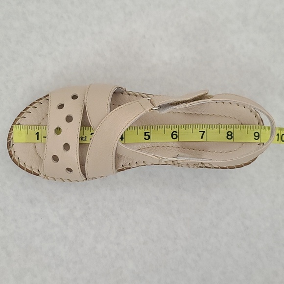 NEW Relaxshoe Women's Natural color Leather Wedge Air cushioned Sandals(Sz 6) - Picture 10 of 11